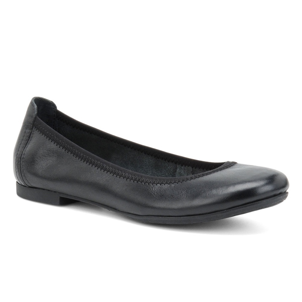 Julianne Flat